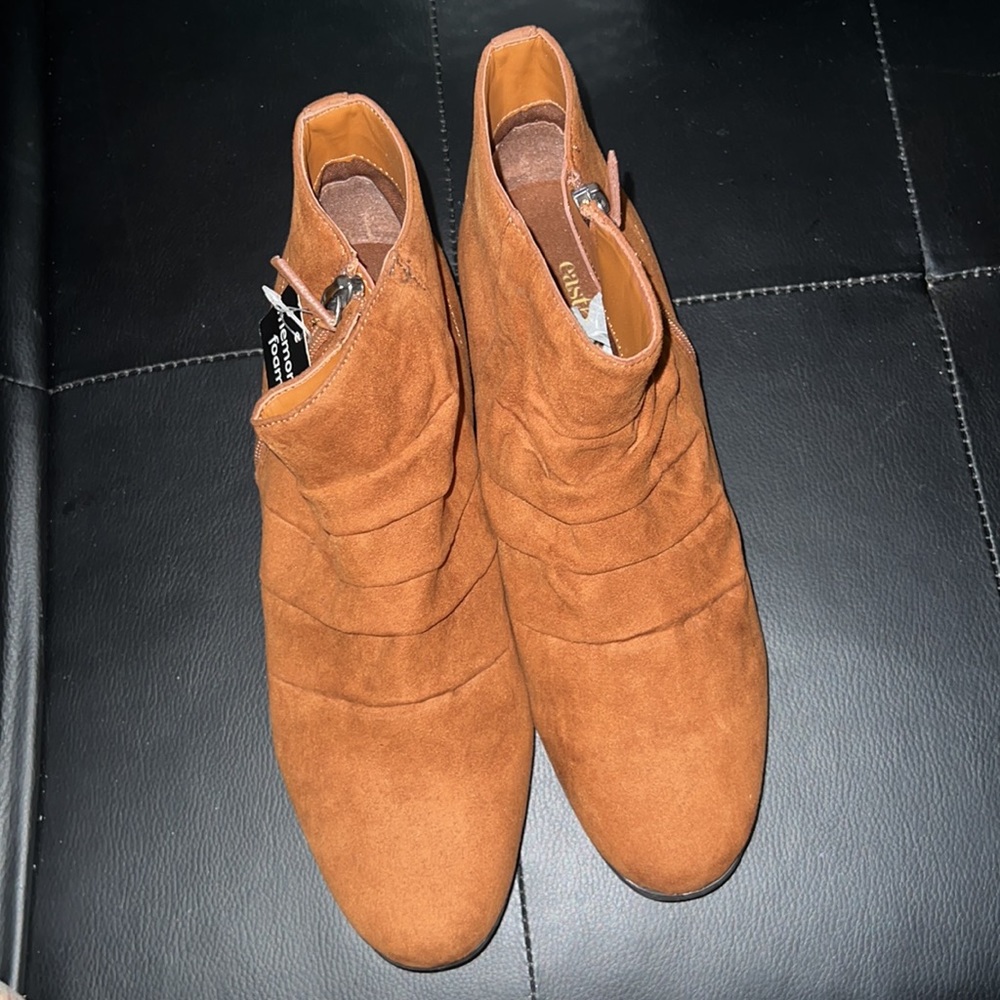 East 5th Womens Jackson Booties Shoe Size 8.5 cognac. Faux Suede Upper. New.